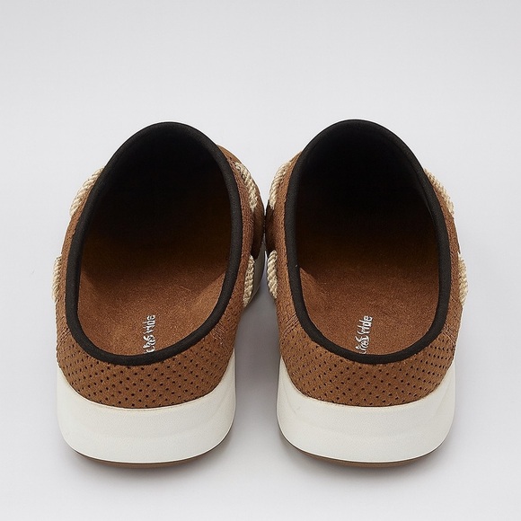 Easy Spirit Women’s Travelport Mules. NEW
Item # 67-2156113. Size 10 Wide - Picture 2 of 5